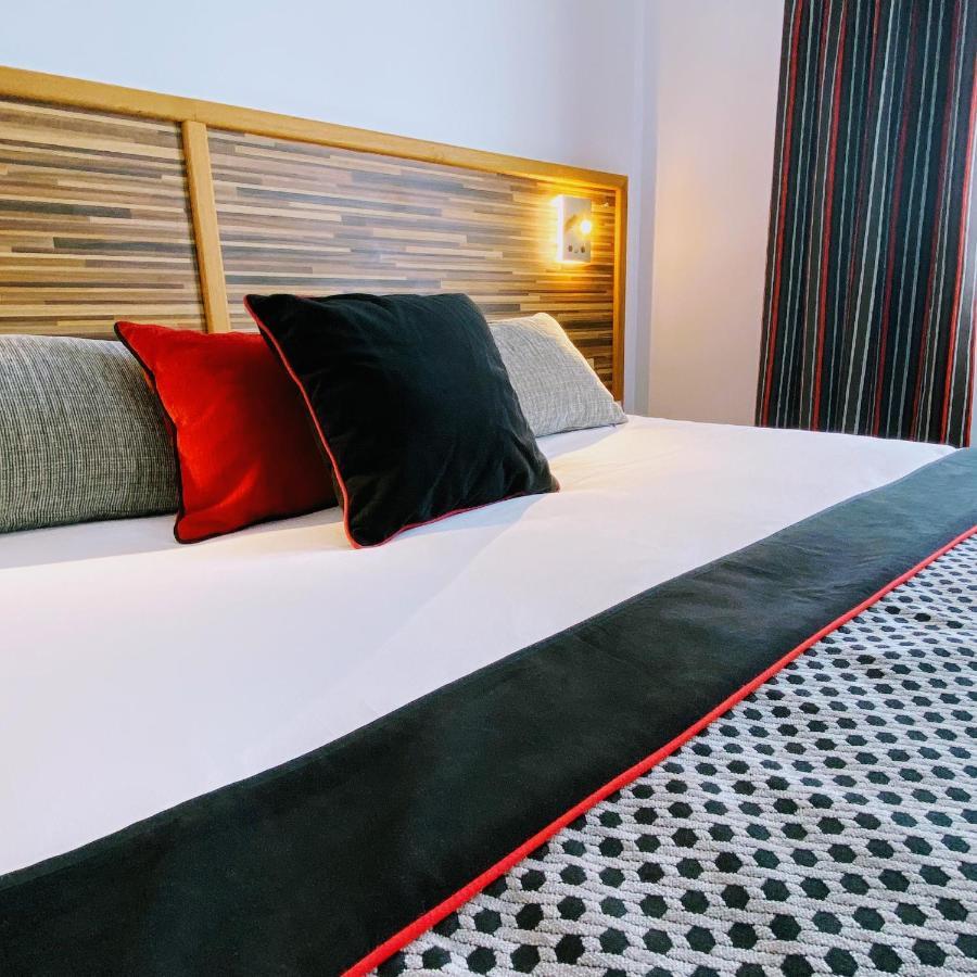 Logis - Le Christina Hotel บัวร์ ภายนอก รูปภาพ