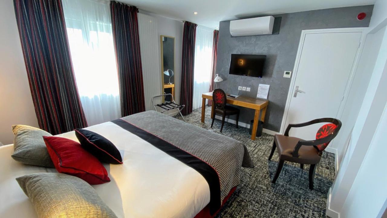 Logis - Le Christina Hotel บัวร์ ภายนอก รูปภาพ
