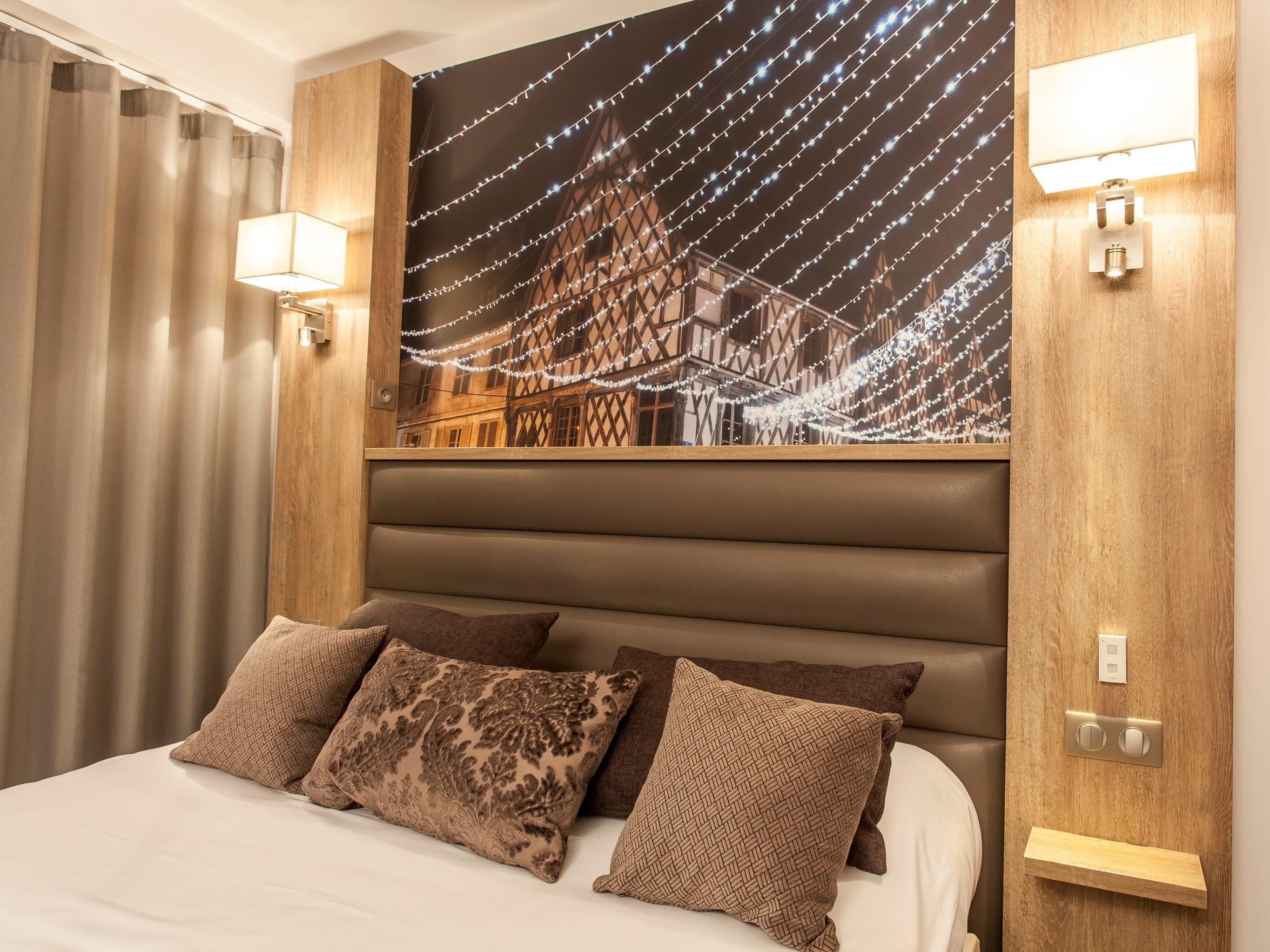Logis - Le Christina Hotel บัวร์ ภายนอก รูปภาพ