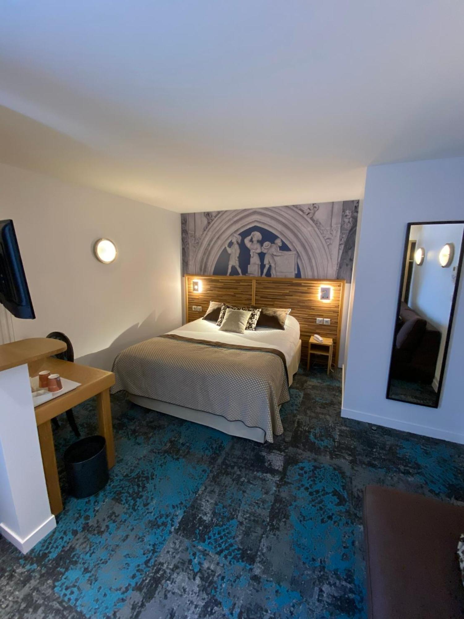 Logis - Le Christina Hotel บัวร์ ภายนอก รูปภาพ
