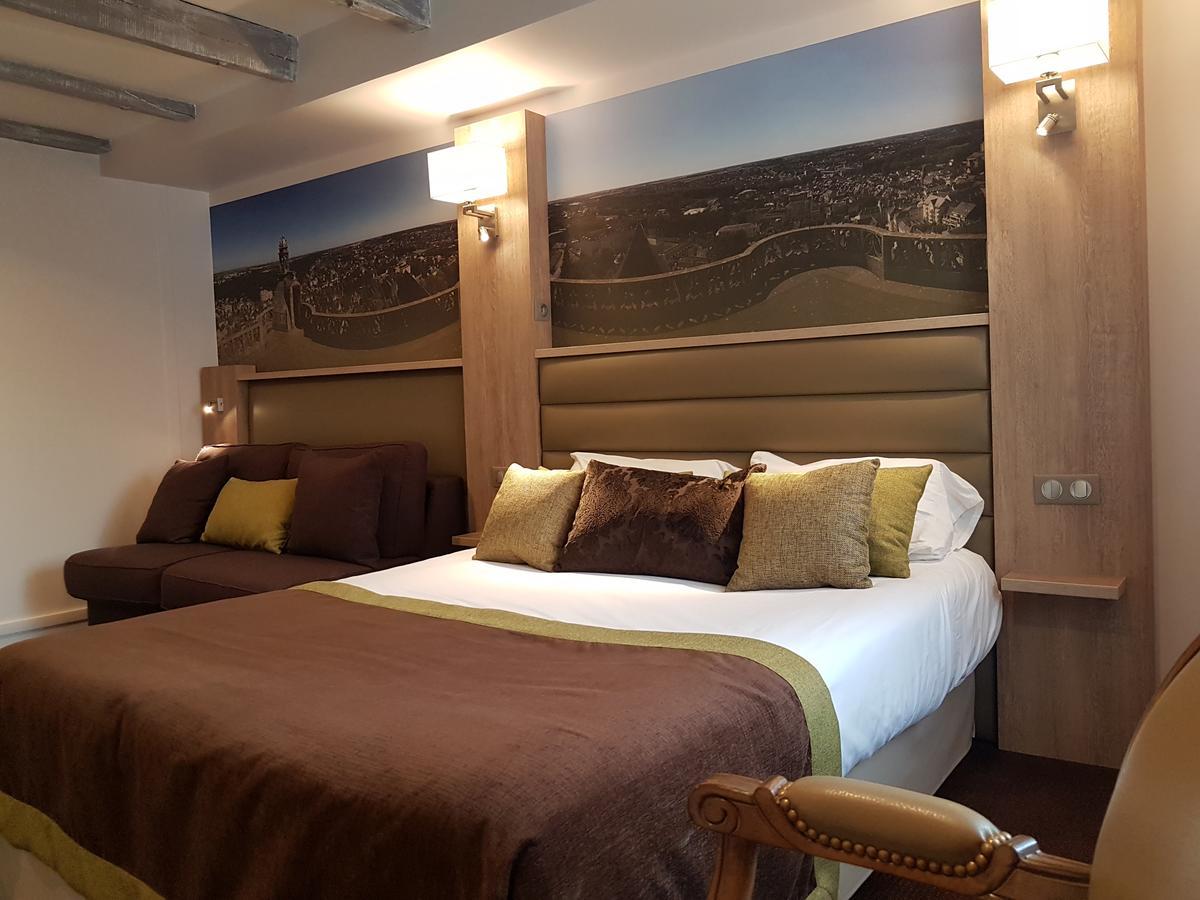 Logis - Le Christina Hotel บัวร์ ภายนอก รูปภาพ