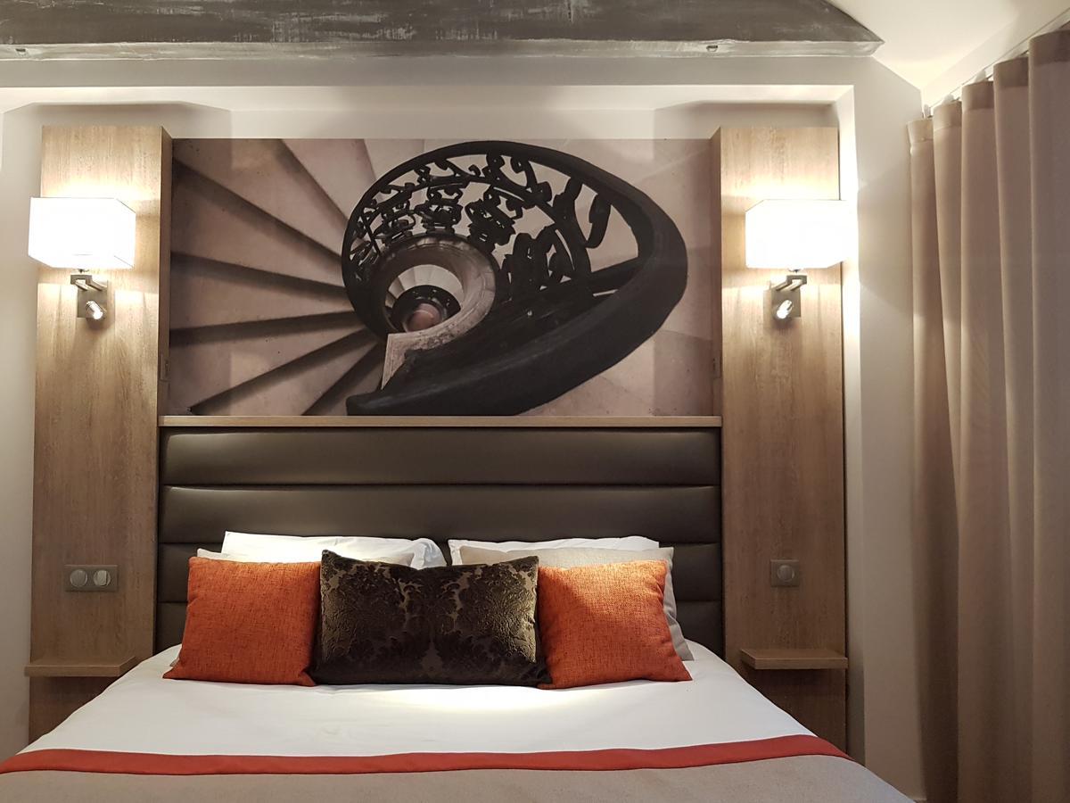 Logis - Le Christina Hotel บัวร์ ภายนอก รูปภาพ