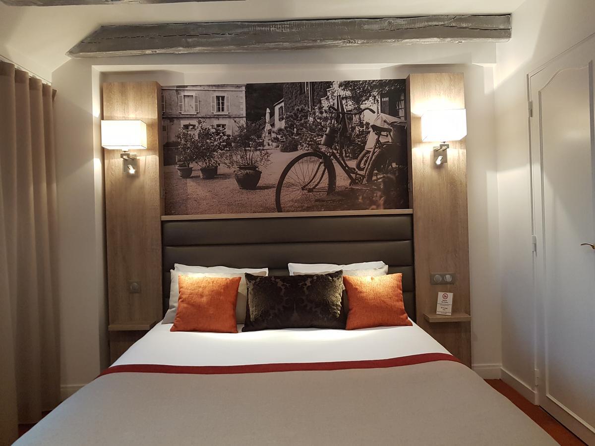 Logis - Le Christina Hotel บัวร์ ภายนอก รูปภาพ
