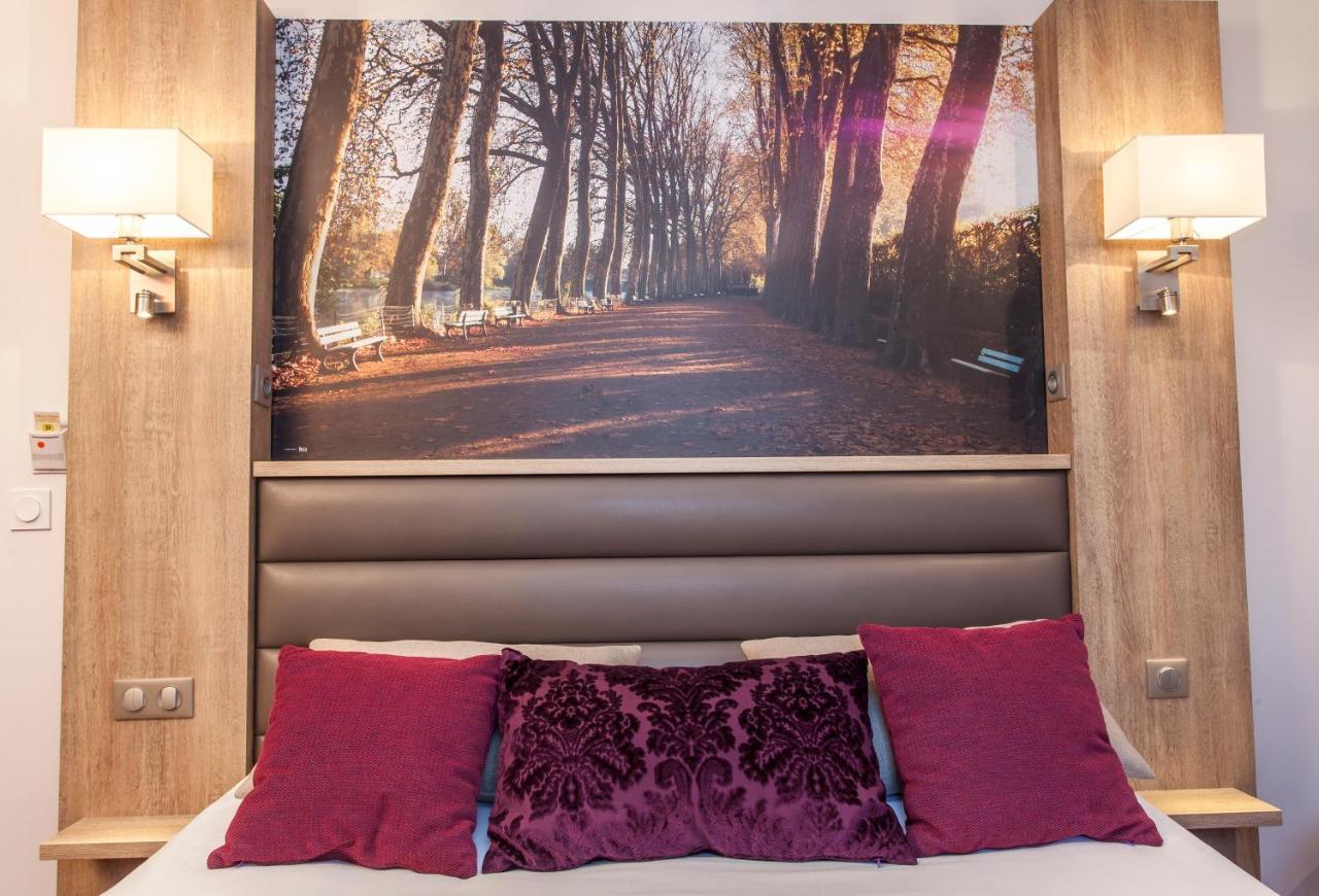 Logis - Le Christina Hotel บัวร์ ภายนอก รูปภาพ