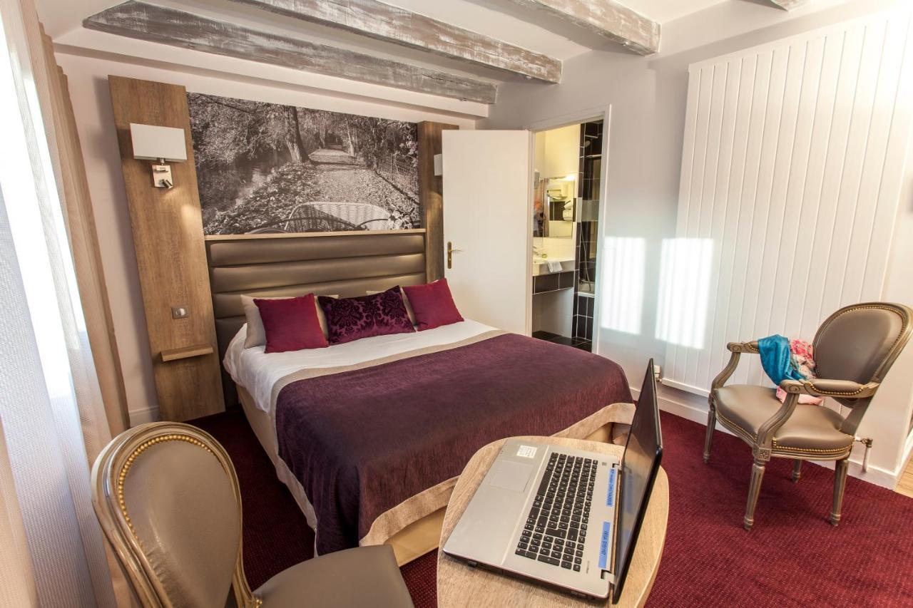 Logis - Le Christina Hotel บัวร์ ภายนอก รูปภาพ