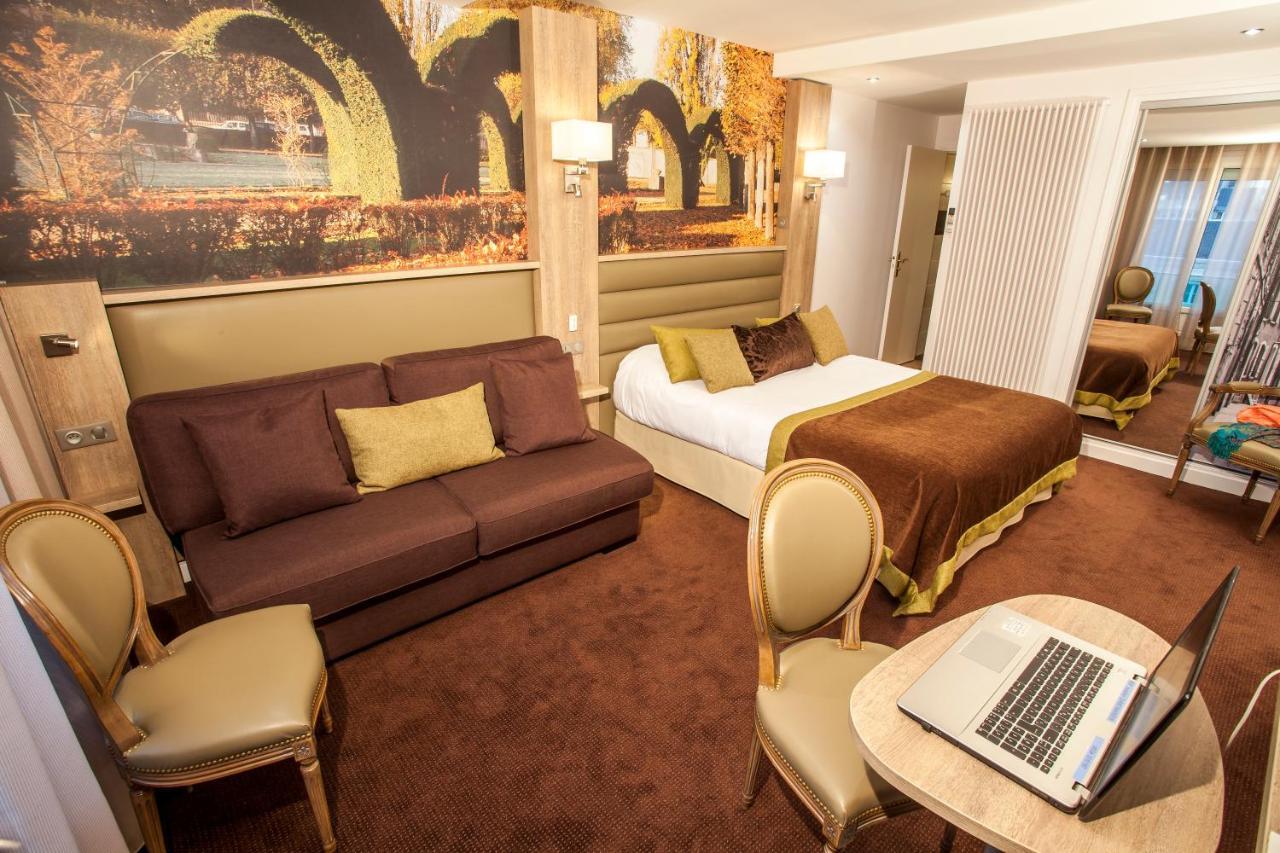 Logis - Le Christina Hotel บัวร์ ภายนอก รูปภาพ