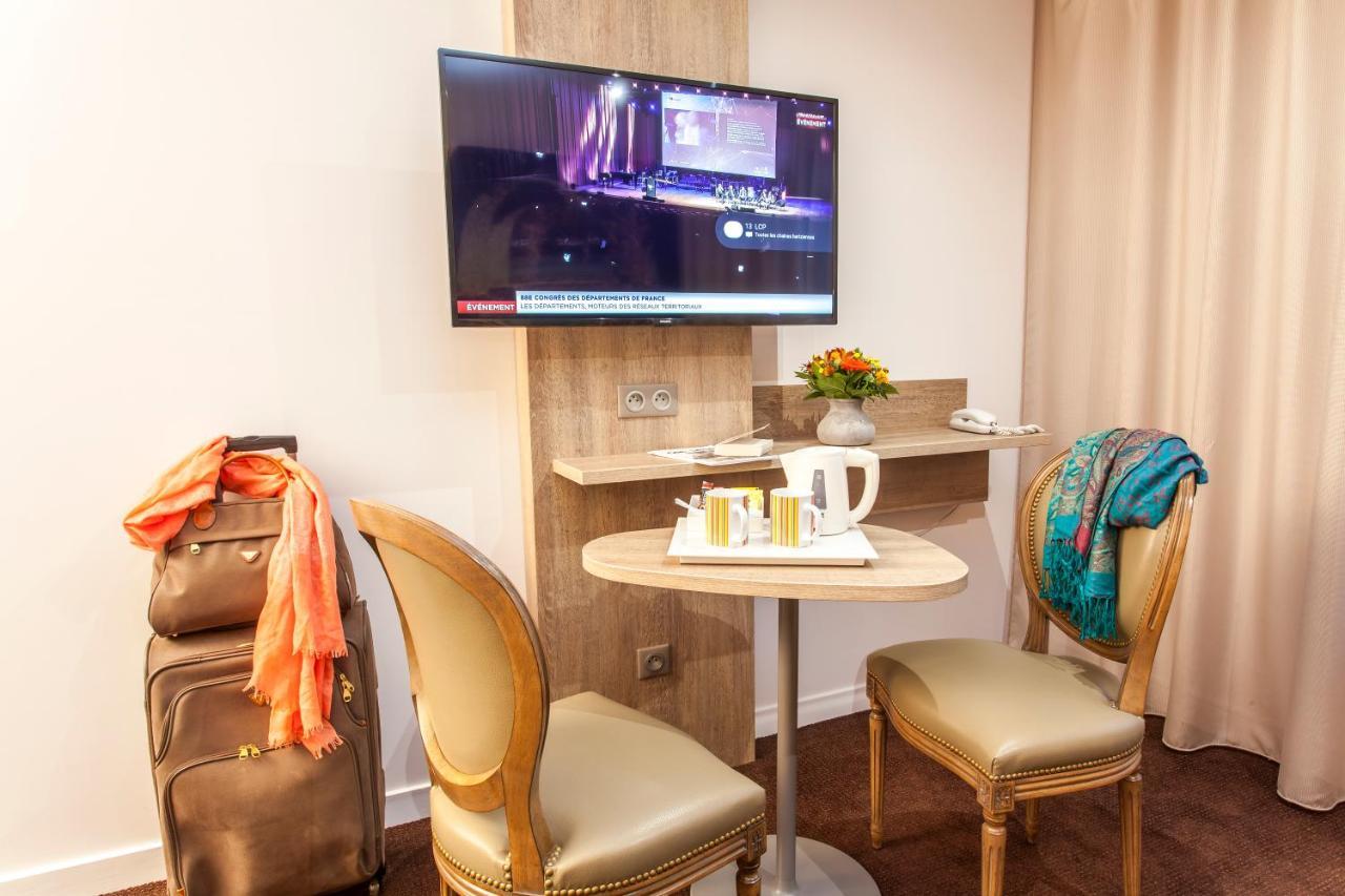 Logis - Le Christina Hotel บัวร์ ภายนอก รูปภาพ