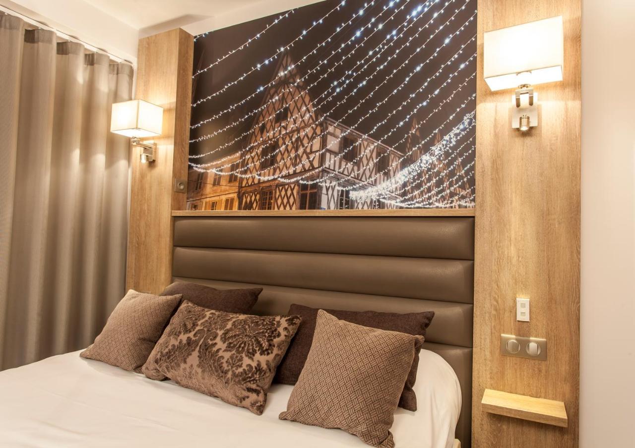 Logis - Le Christina Hotel บัวร์ ภายนอก รูปภาพ